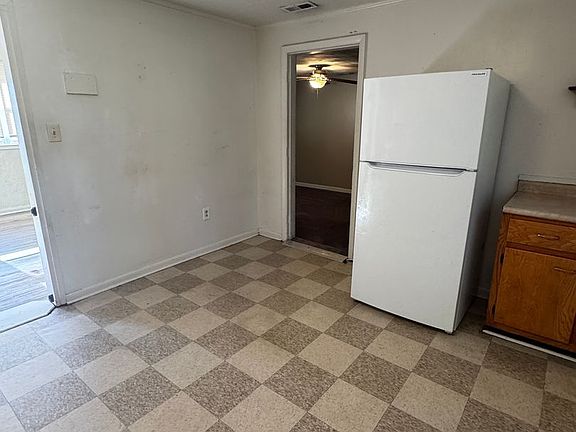4th image of 221 Remus Ln