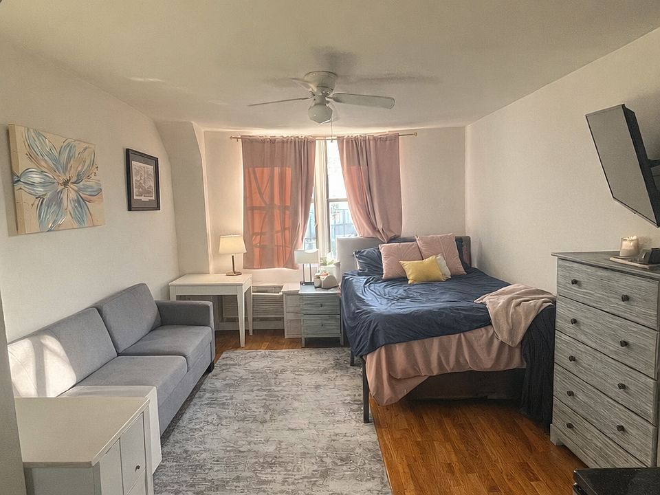 1st image of 542 E 11th St APT 4B