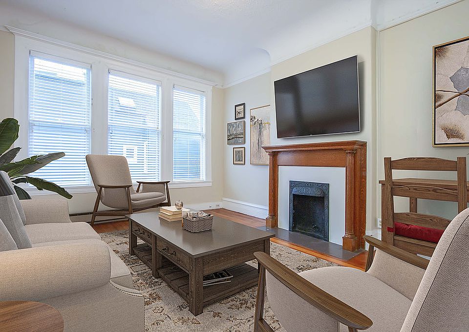 1st image of 511 Waller St APT 4