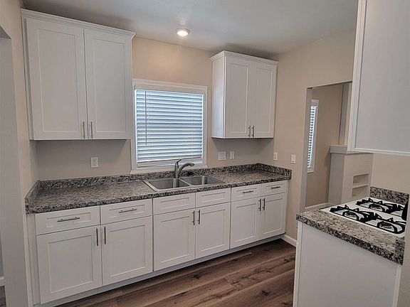 3rd image of 5729 California Ave