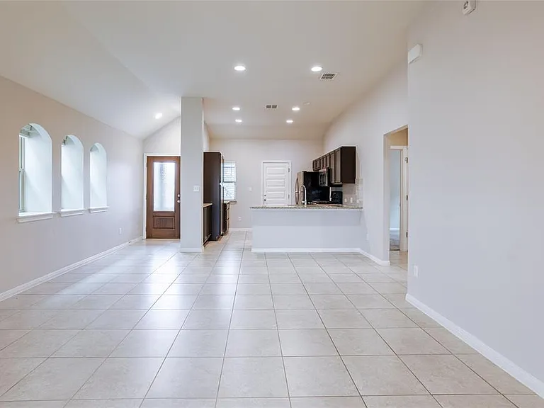 615 Stampede Rd — Photo 11