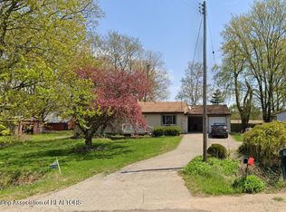 8572 N Benton Rd, Grand Ledge, MI 48837