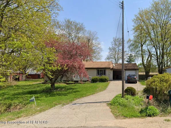 8572 N Benton Rd, Grand Ledge, MI 48837