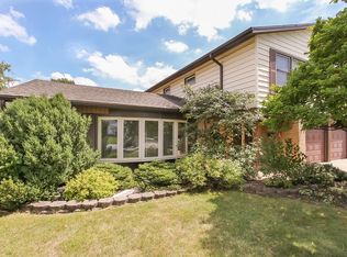 8135 Carlisle Dr, Hanover Park, IL