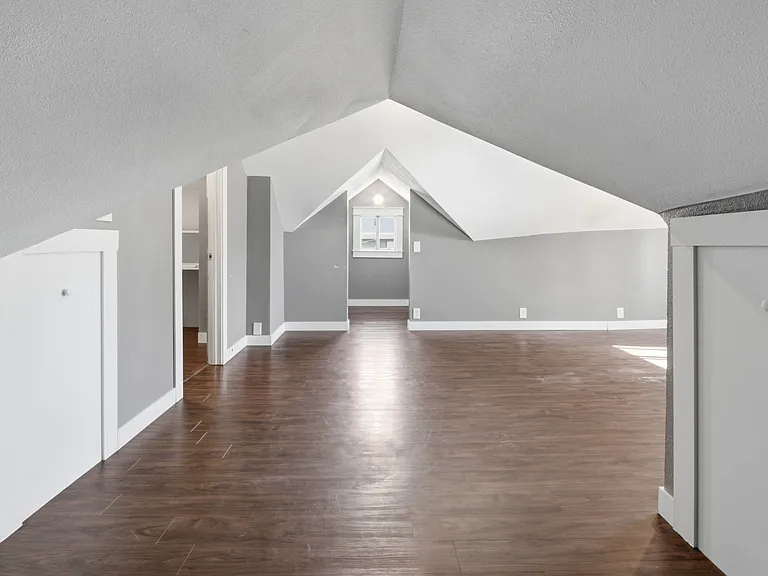215 E Sherman St #1 — Photo 26