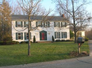 69 Hickory Ln, Hudson, OH 44236