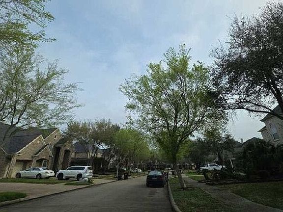 5th image of 1726 Lake Charlotte Ln