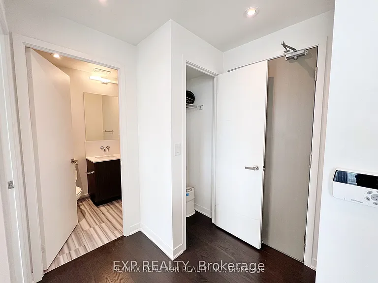 100 Harbour St #6302 — Photo 3