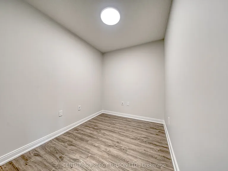 275 Village Green Sq #420 — Photo 25