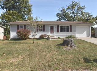 313 Dundee Rd, Smithville, MO 64089