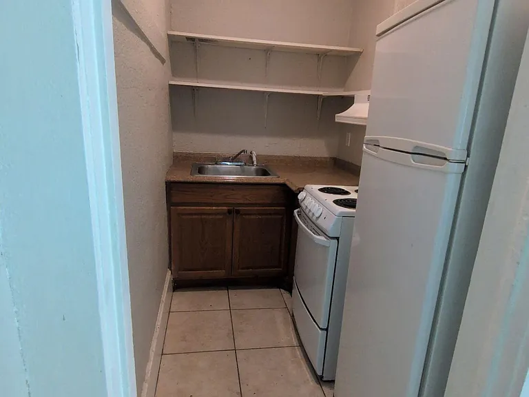 417 N Liberty St #7 — Photo 7
