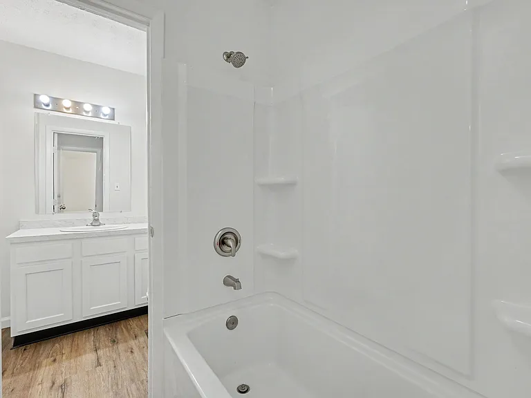 7711 Brams Hill Dr — Photo 11