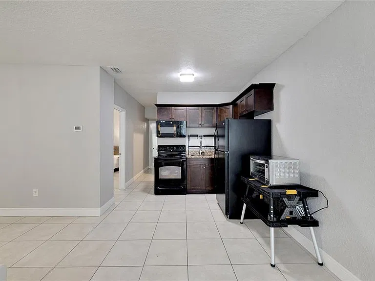 3651 Haines Rd N — Photo 17