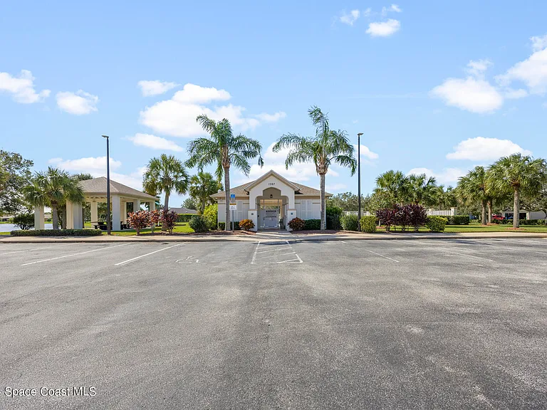 4800 Manchester Dr — Photo 33