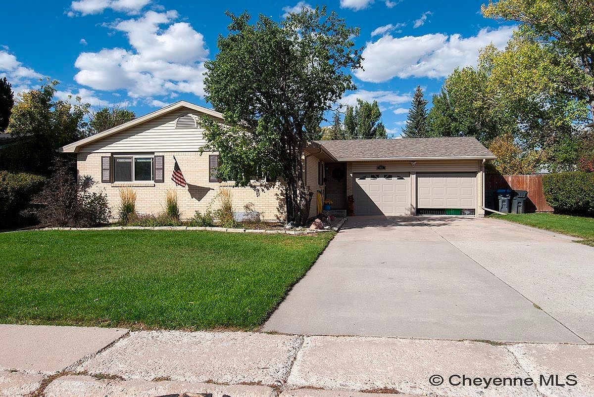 922 Arapaho St, Cheyenne, WY 82009 [Price Cut $6,999] | Zillow