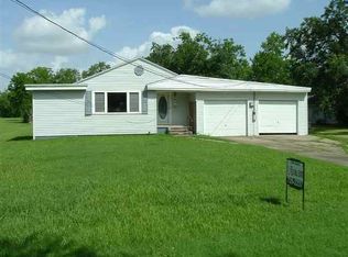 6225 Warren St, Groves, TX 77619