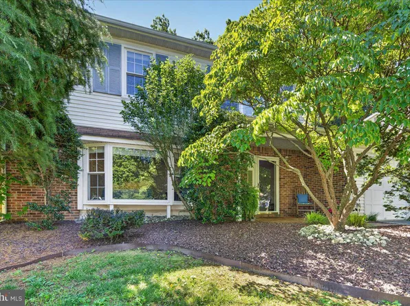 23 Albert E Bonacci Dr, Hamilton, NJ 08690