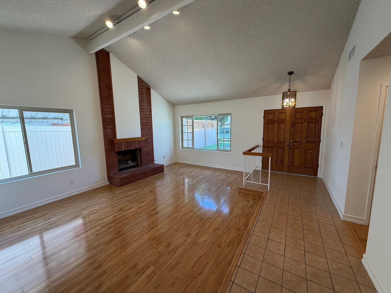 4 bed, 1575 sqft, $5,195 — Photo 3