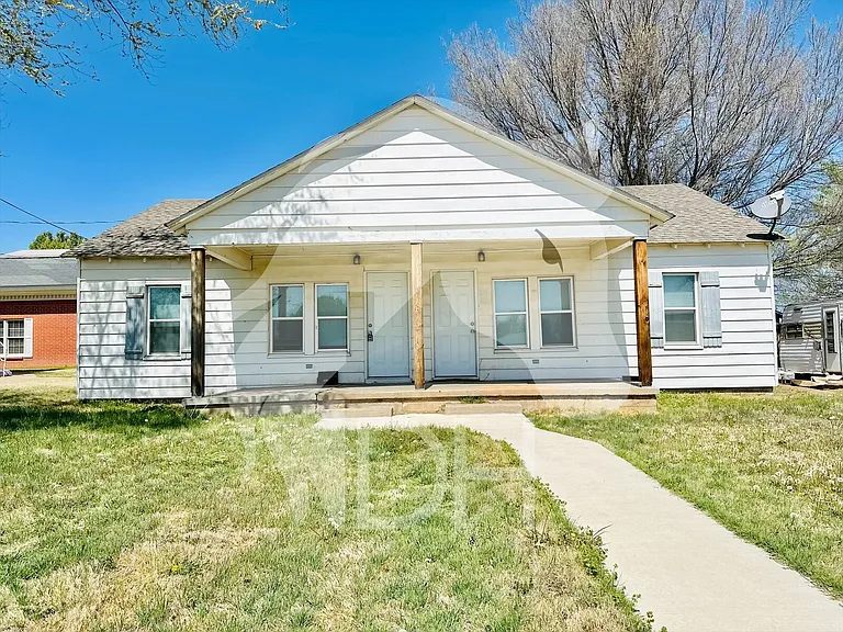 1516 Texas Ave — Photo 2