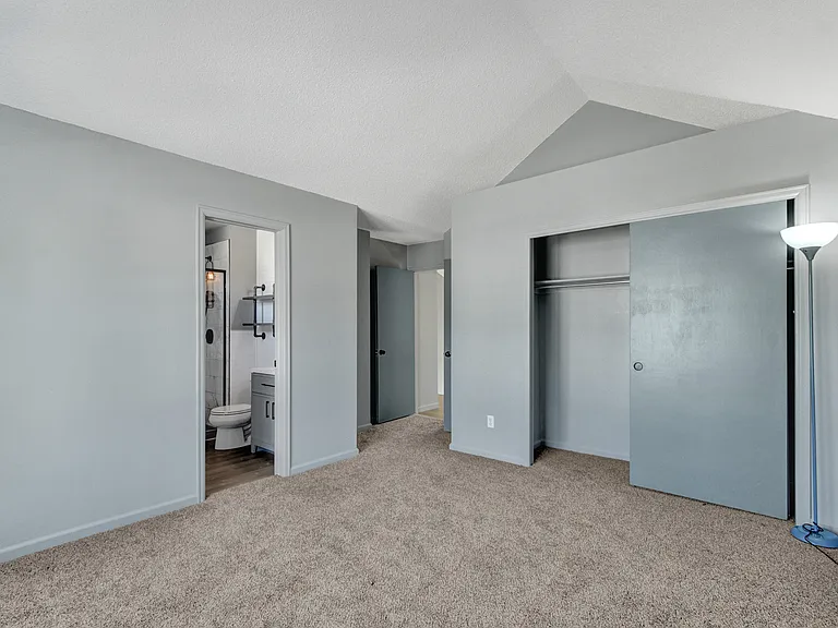 4440 Bramble Ln — Photo 11