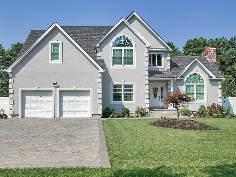 1st image of 458 Weeks Ave