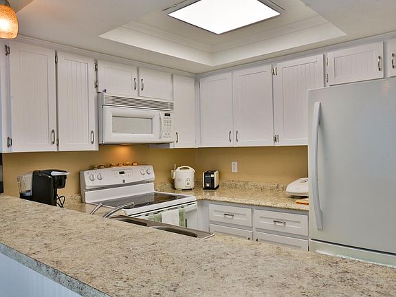5th image of 101 N Pine St APT 3