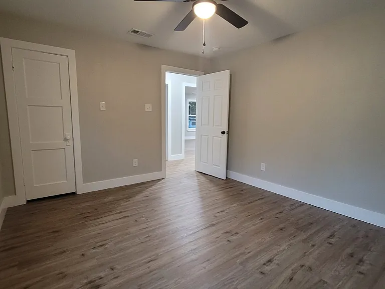 509 Medill St — Photo 23