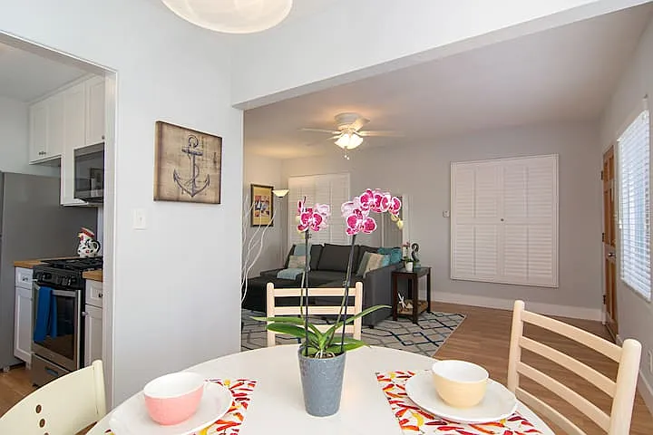 Whiting Court - 723 — Photo 2
