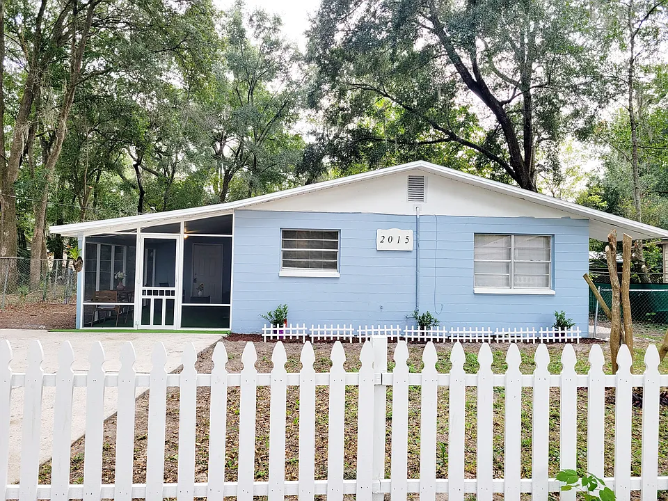 2015 NW 35th Ave