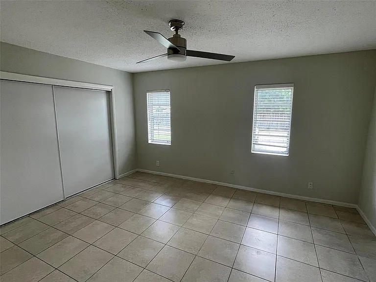 5420 SW 25th Ave — Photo 8