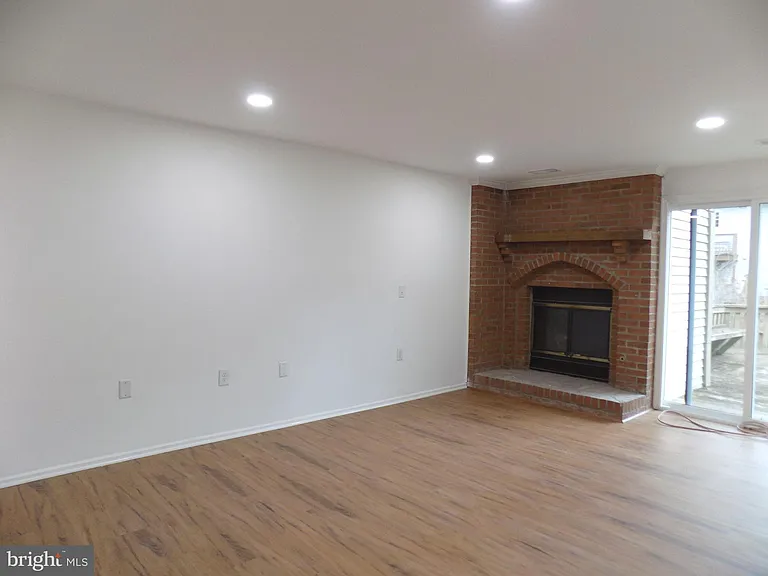 10598 Reeds Landing Cir — Photo 9