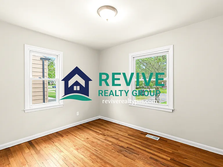 20481 Delaware Ave — Photo 14
