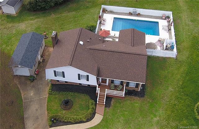 1st image of 2041 Montclair Cir