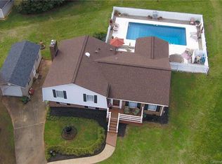 2041 Montclair Cir, Hickory, NC 28602