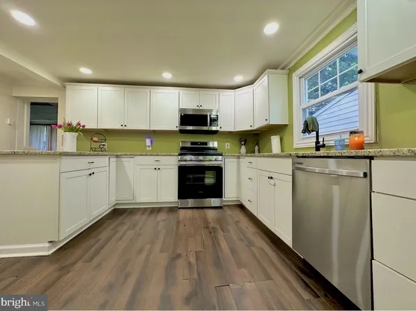 15 N Locust Ave, Marlton, NJ 08053