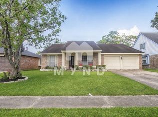 16826 Man O War Ln, Friendswood, TX 77546