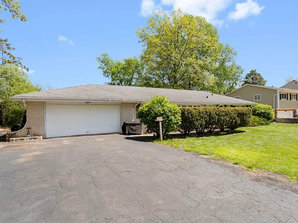 205 Oak Ave, Westmont, IL 60559