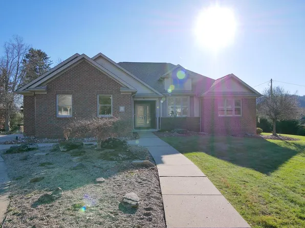 11 Azalea Court, Wheeling, WV 26003