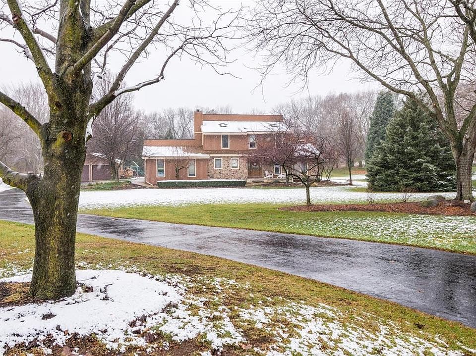 1st image of 8727 Sleepy Hollow Dr