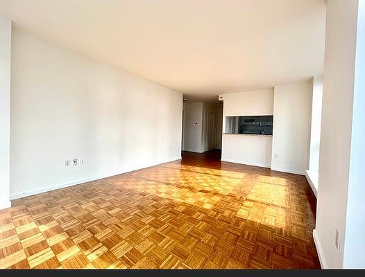 1st image of 325 W 43rd St #38B