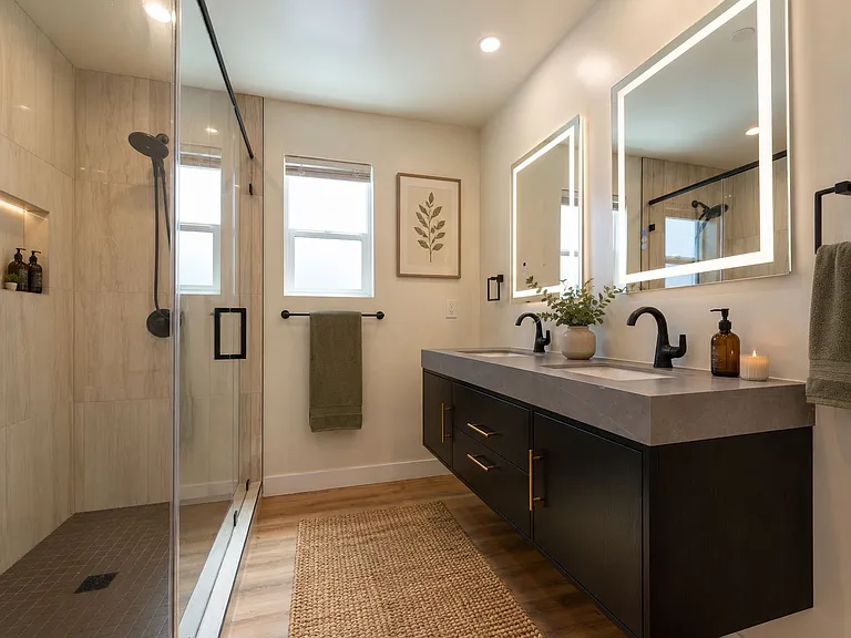 22111 Victory Blvd — Photo 10