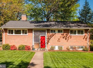 10416 Farnham Dr, Bethesda, MD 20814