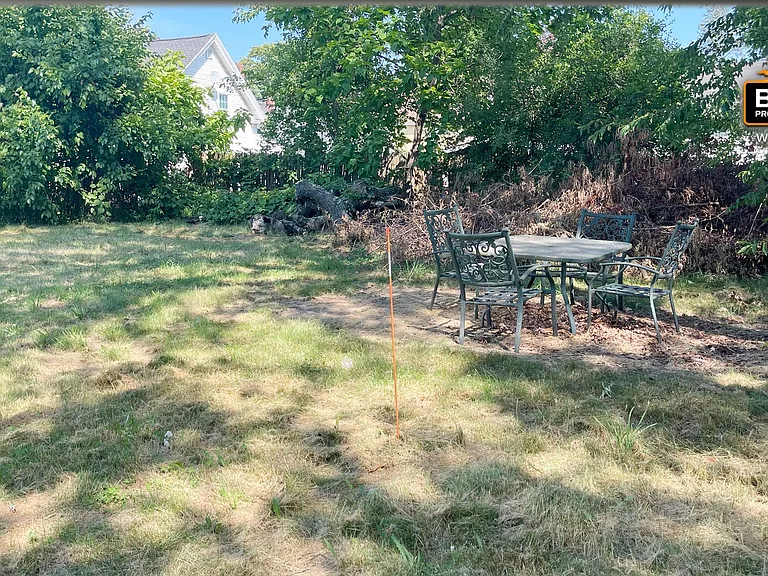 43 Grove St — Photo 13