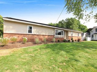 7926 Cottonwood Dr, Jenison, MI 49428