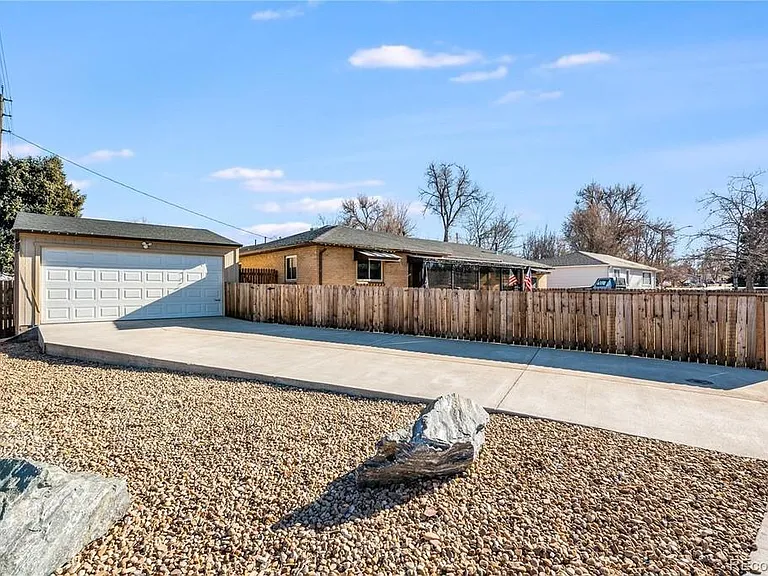 4390 Newland St — Photo 10
