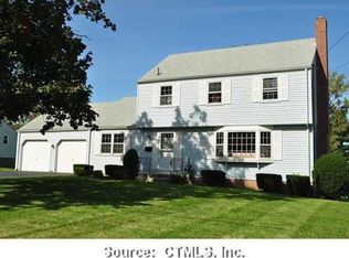 43 Cambridge Dr, Rocky Hill, CT 06067