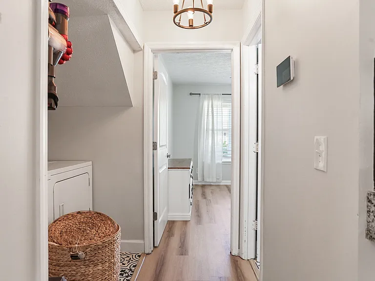 143 Cambridge Dr — Photo 10