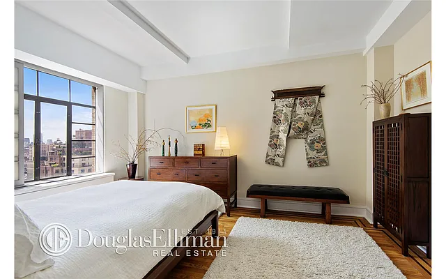 Sold by Douglas Elliman | media 15