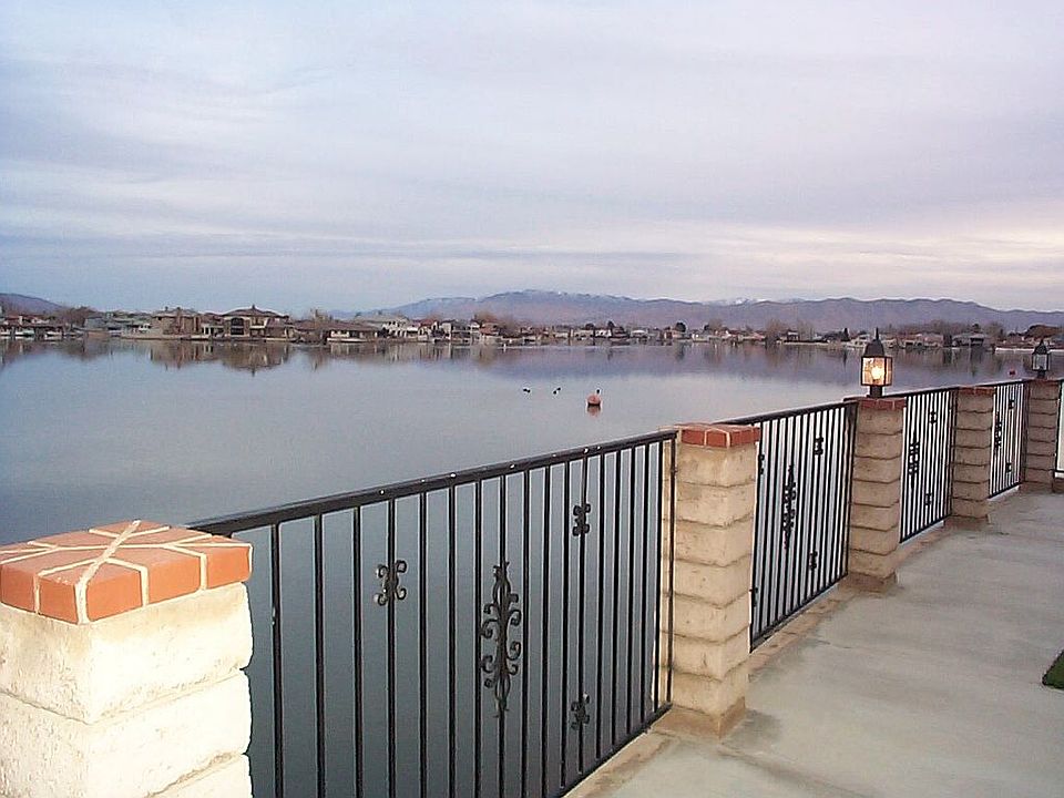 2nd image of 18195 Pier Dr