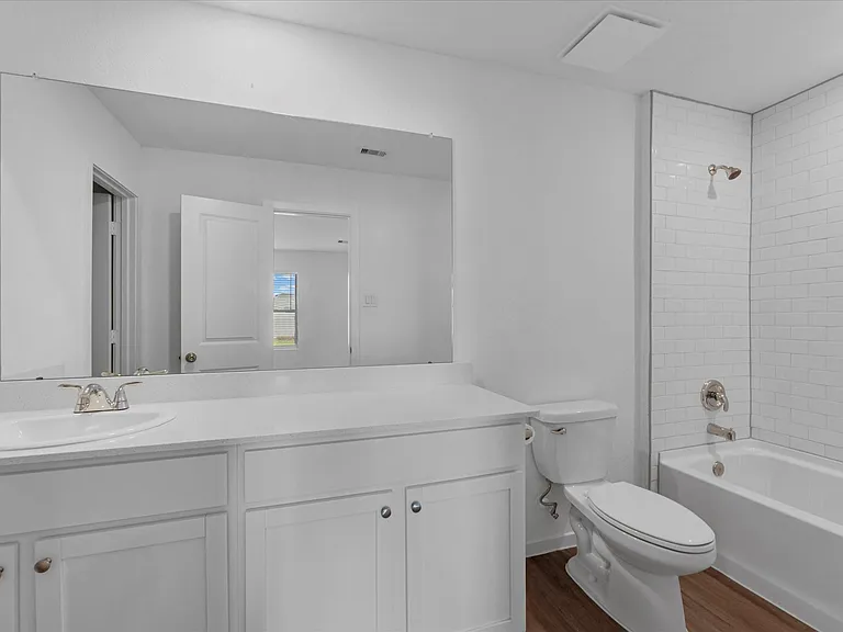 2106 Hyde Acres St — Photo 8